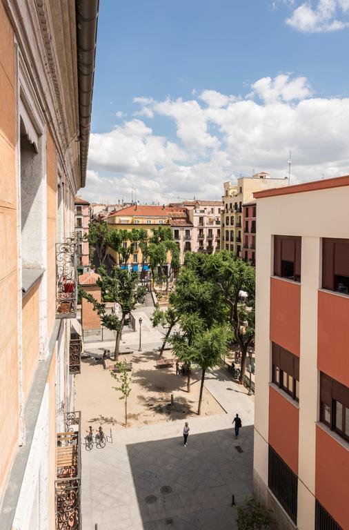 Plaza II De Mayo Мадрид Екстериор снимка